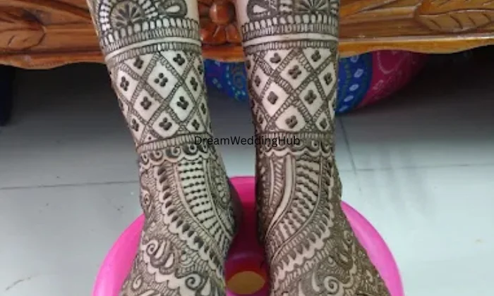 Jay Mata Di Mehandi artist